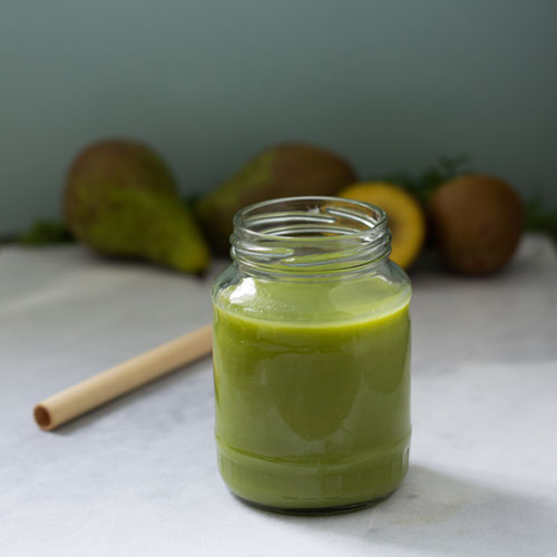 green healthy smoothie for kids